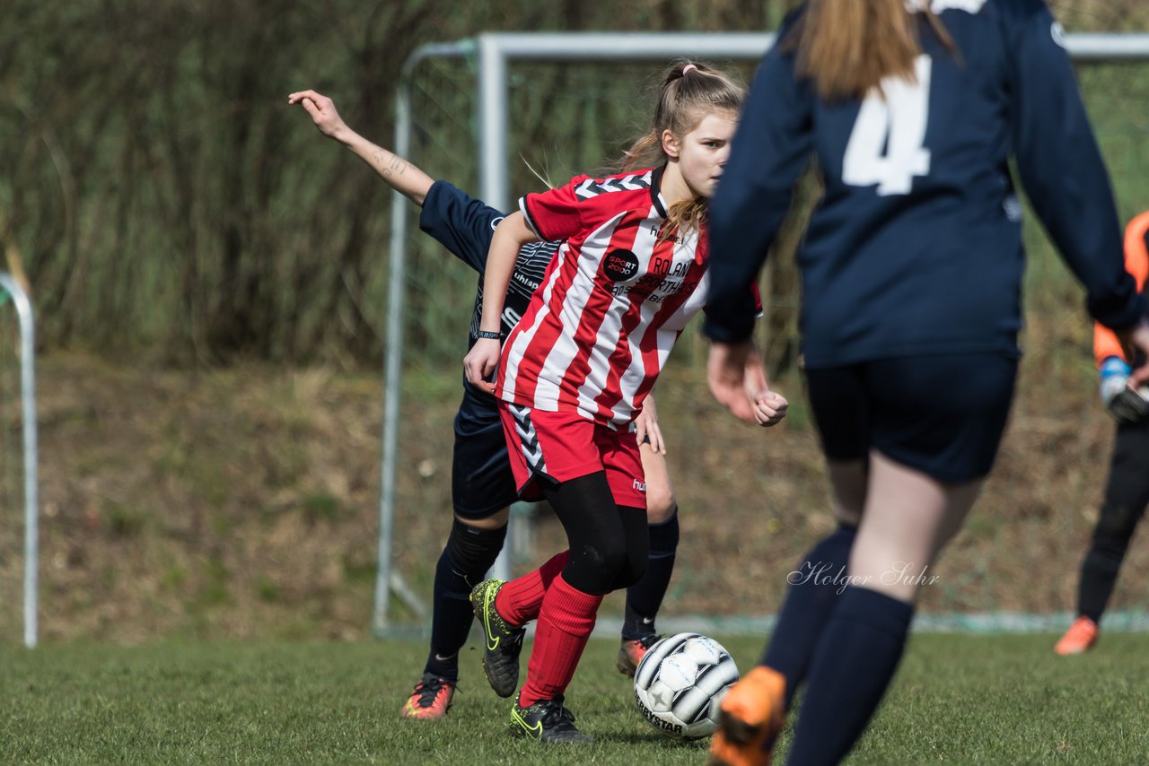 Bild 61 - C-Juniorinnen TSV Zarpen - TuS Tensfeld : Ergebnis: 2:1